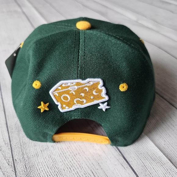 Green Bay Snapback Embroidered Cap - Picture 6 of 7